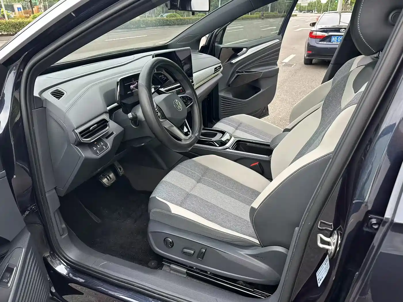 Volkswagen ID.4 CROZZ 2022 Standard Range PURE Edition фото 5