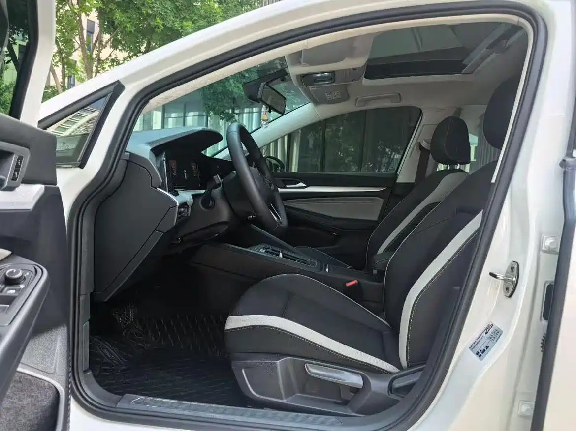 Volkswagen Golf 2023 280TSI DSG Pro фото 4