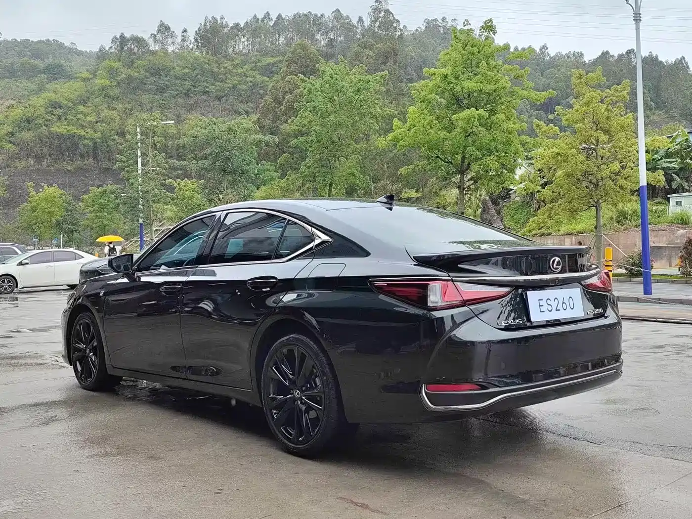 Lexus ES 2023 260 F SPORT фото 9