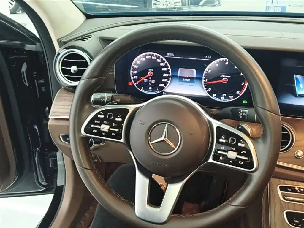Mercedes-Benz E-Class 2020 Facelift E 300 L Exclusive фото 11