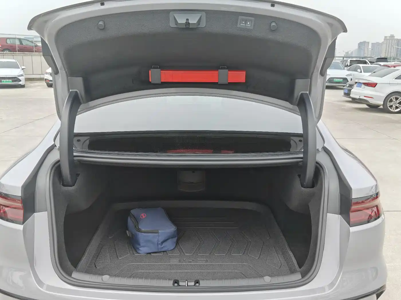 BYD Han 2025 DM-i 125KM Elite фото 17
