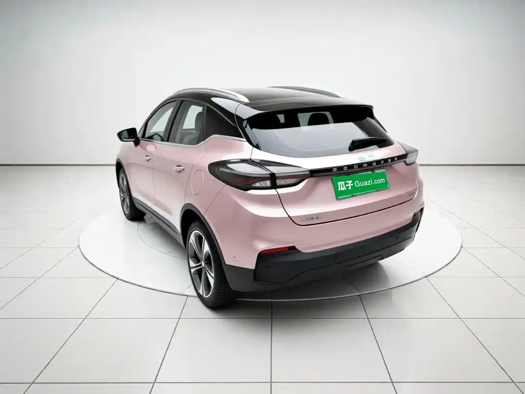 Geely Geometry M6 2023 2022 580 New Fun Edition