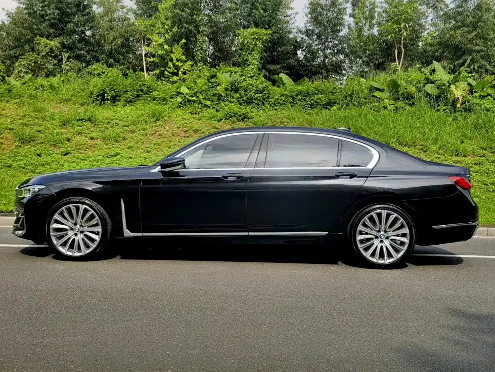 BMW 7 Series 2021 2021 Model 740Li Leading Luxury Package