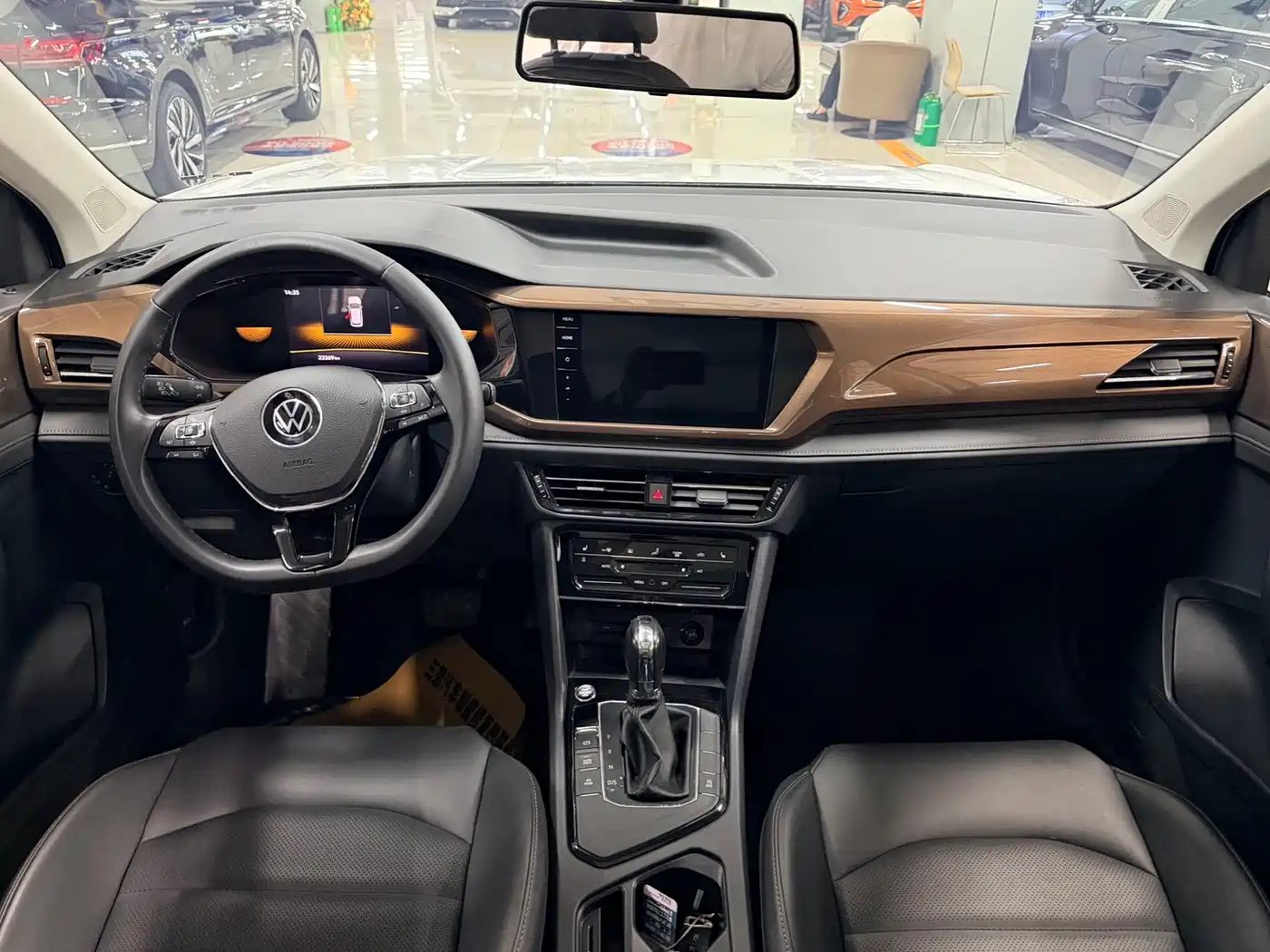 Volkswagen Tharu 2022 280TSI FWD Luxury Edition фото 7