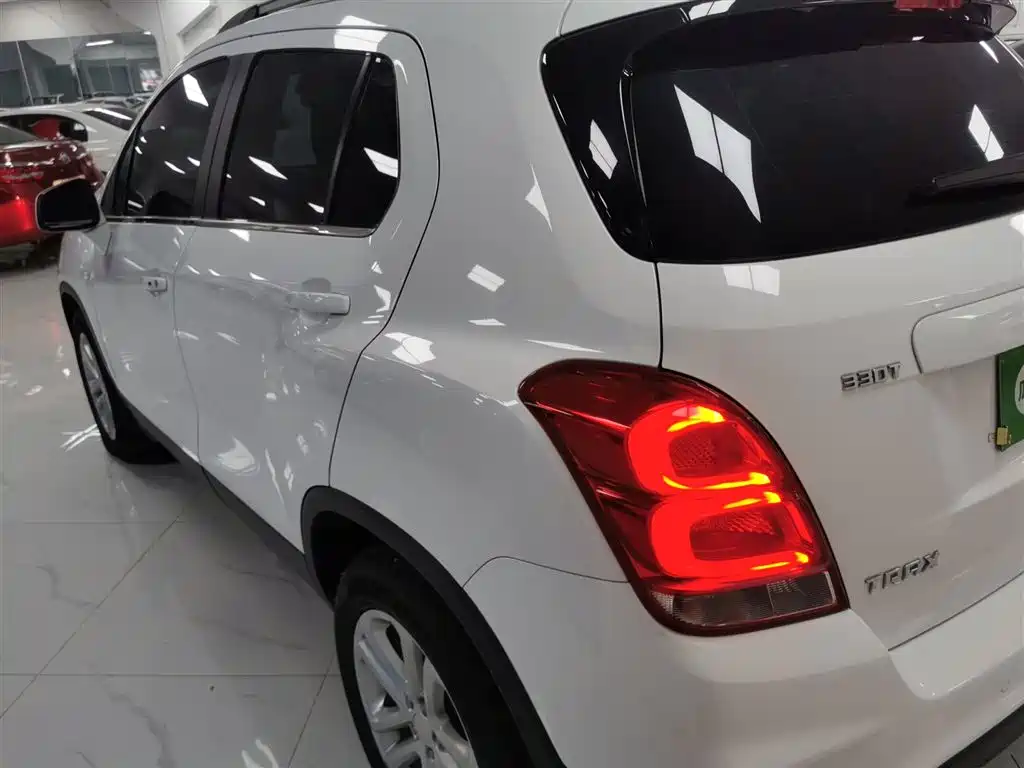 Chevrolet Trax 2018 330T Automatic 2WD Luxury фото 5