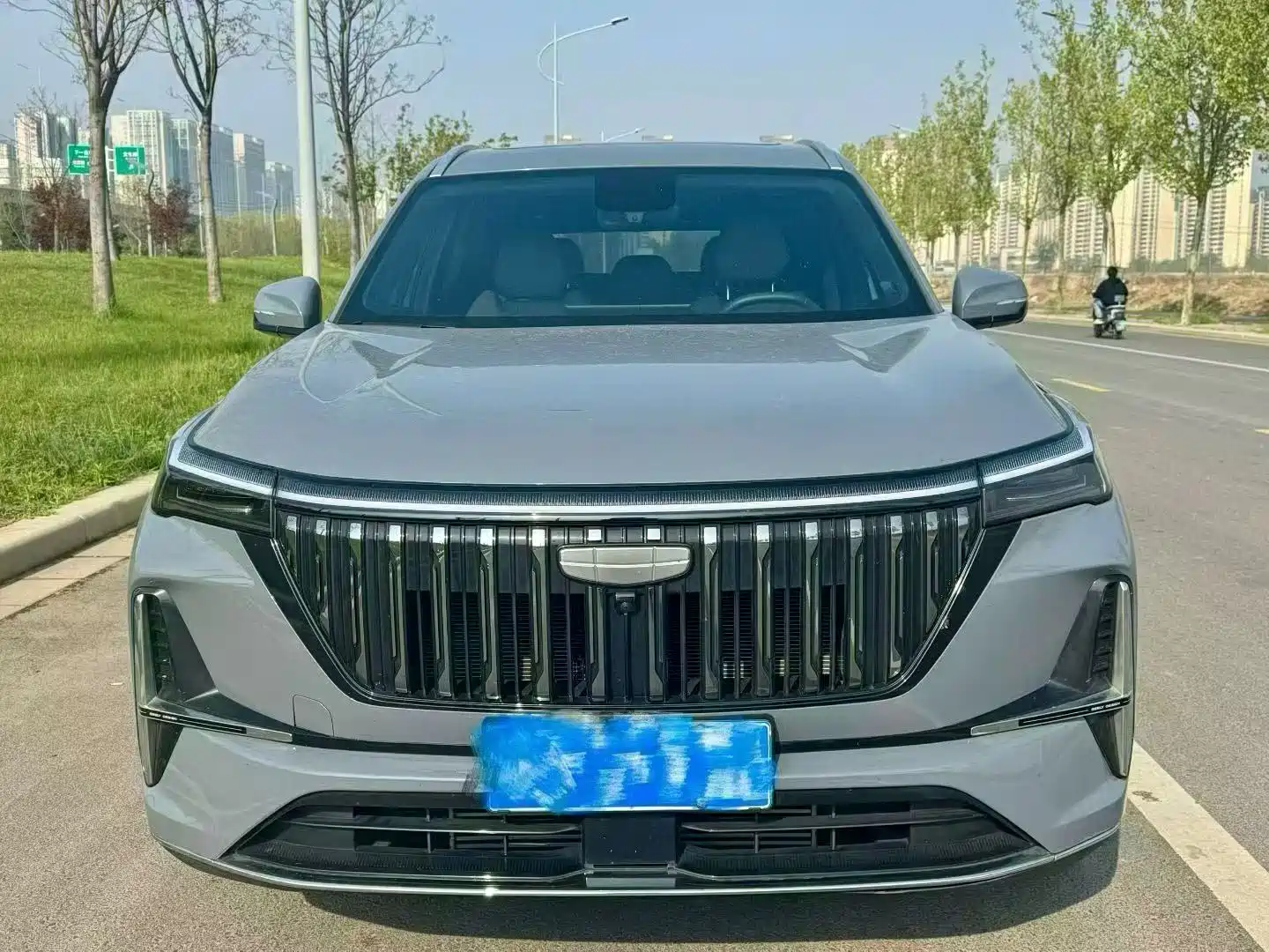 Photo 2 - Geely Atlas L