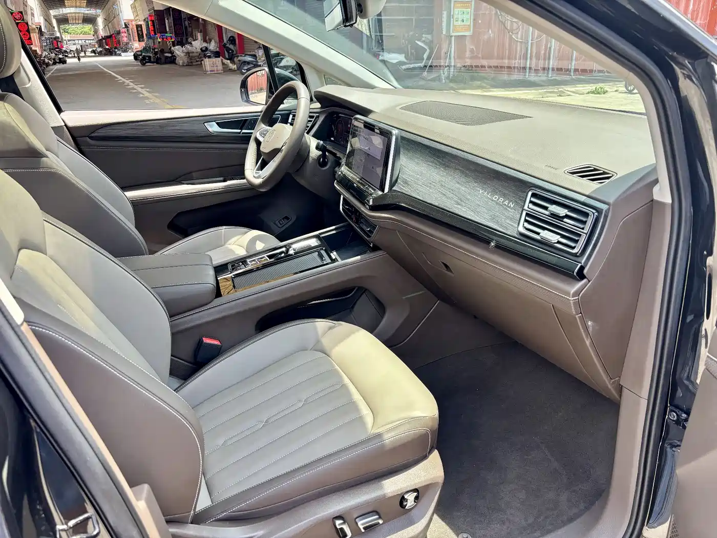 Volkswagen Viloran 2024 380TSI Prestige Edition фото 10