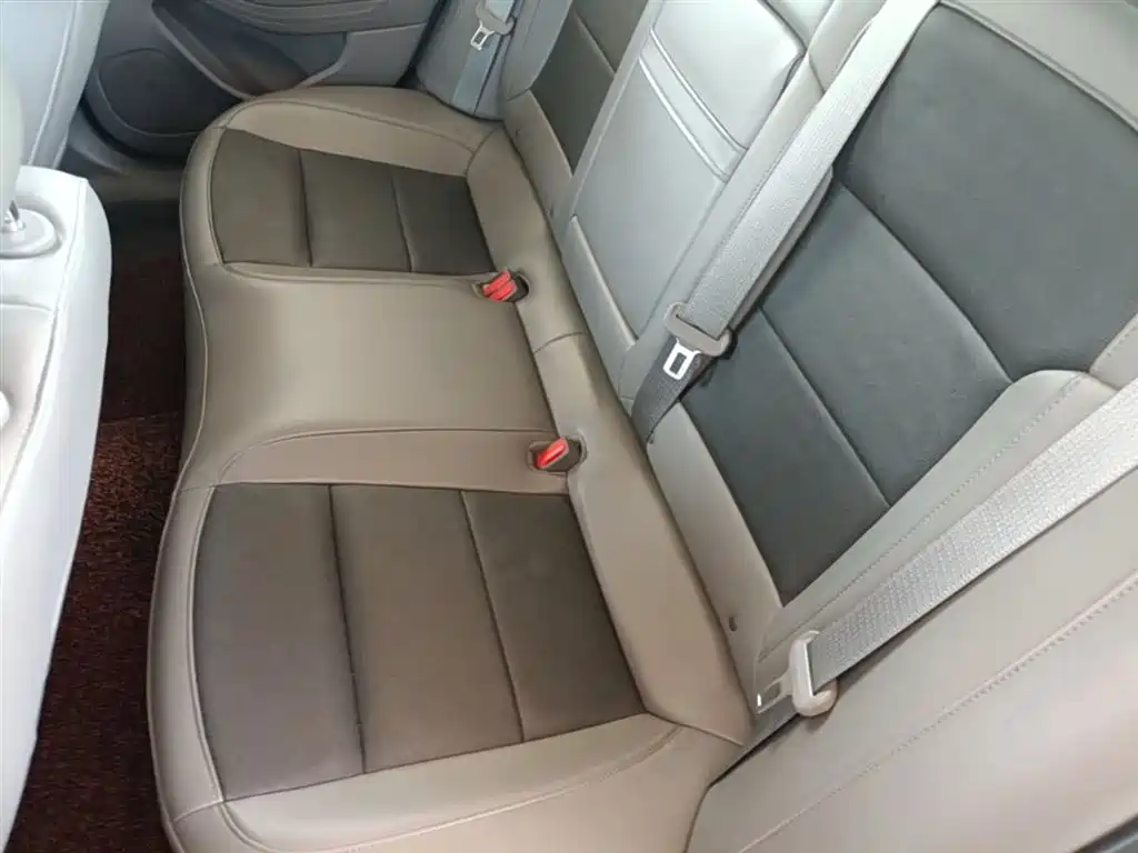 Chevrolet Malibu 2014 2.0L Automatic Luxury фото 17