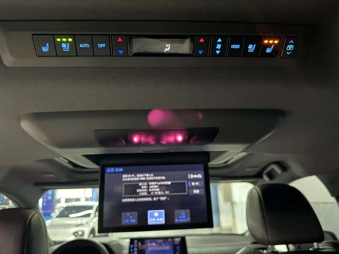 Toyota Sienna 2021 2.5L Hybrid Platinum Edition фото 11