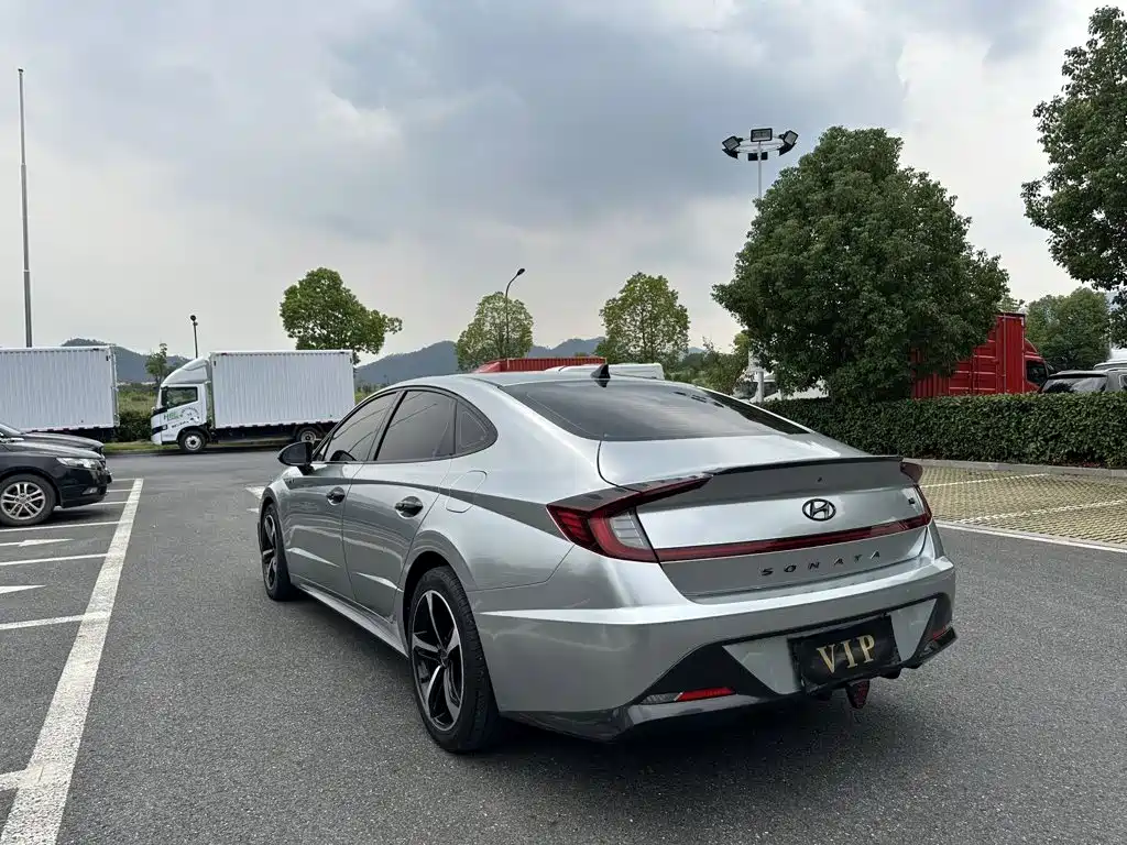 Фото 7 - Hyundai Sonata