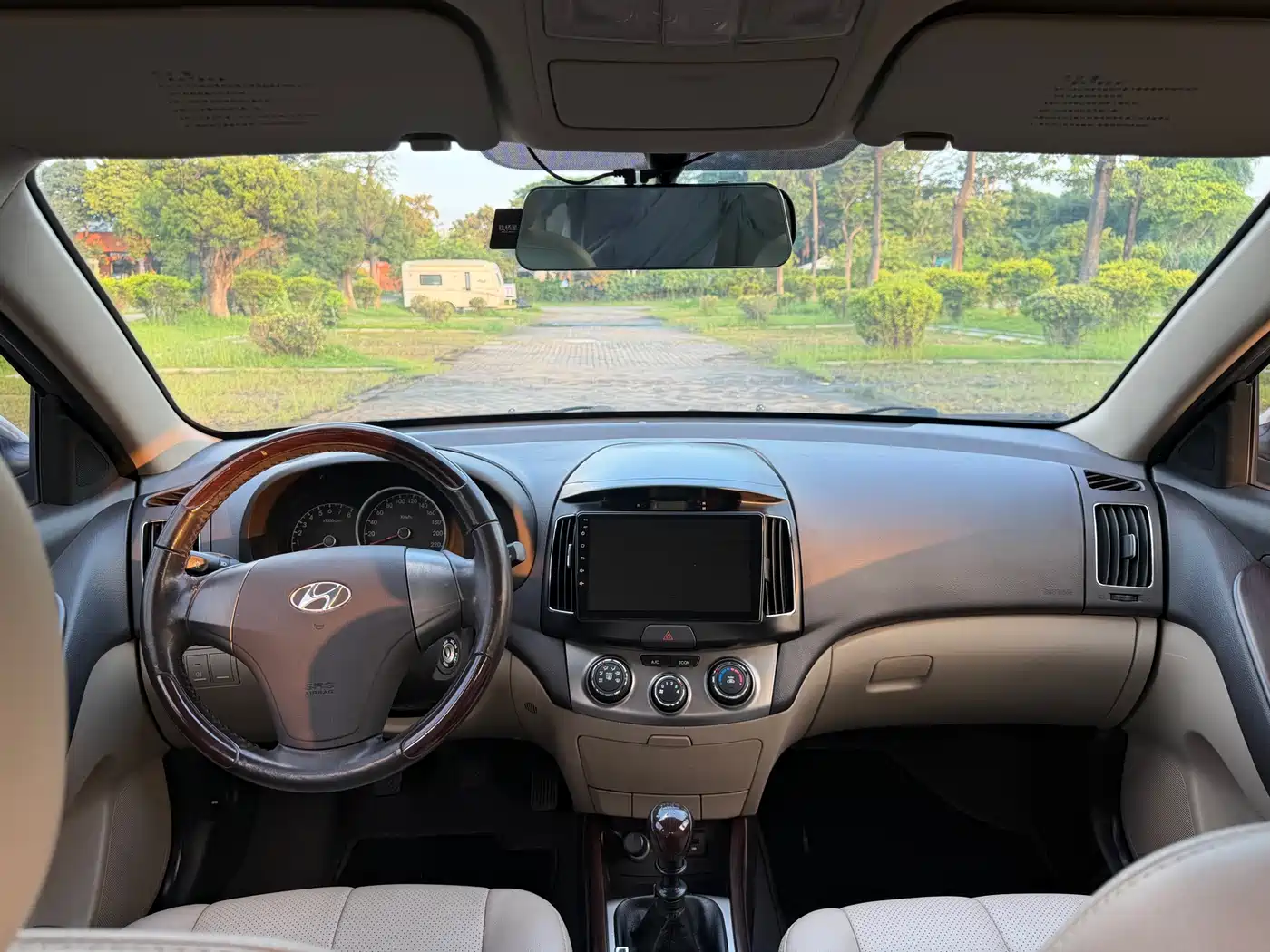 Hyundai Elantra 2011 1.6L Manual Comfort фото 13