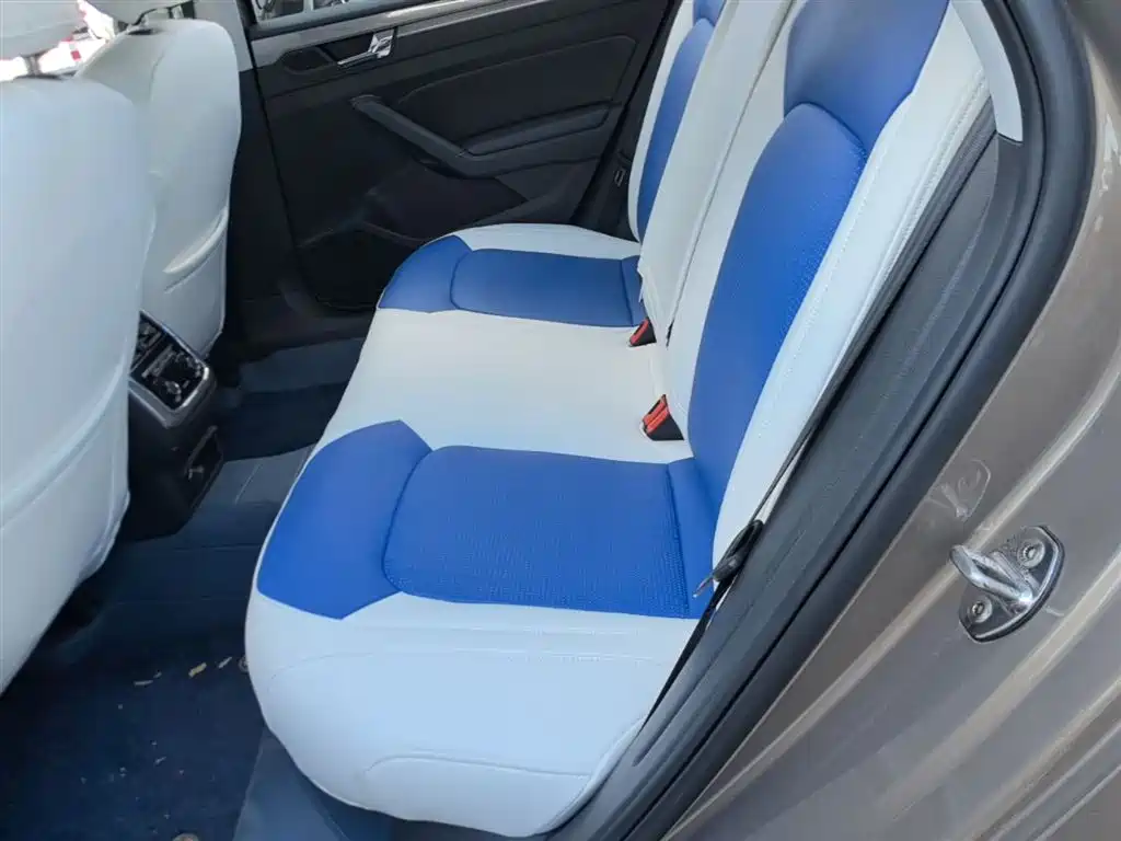 Volkswagen Passat 2017 330TSI DSG Prestige фото 17