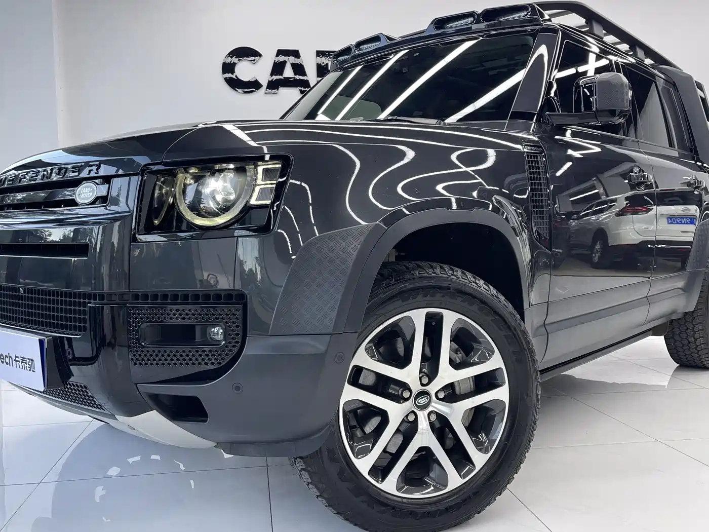 Land Rover Defender 2024 110 3.0T P400 Dark Special Edition фото 33