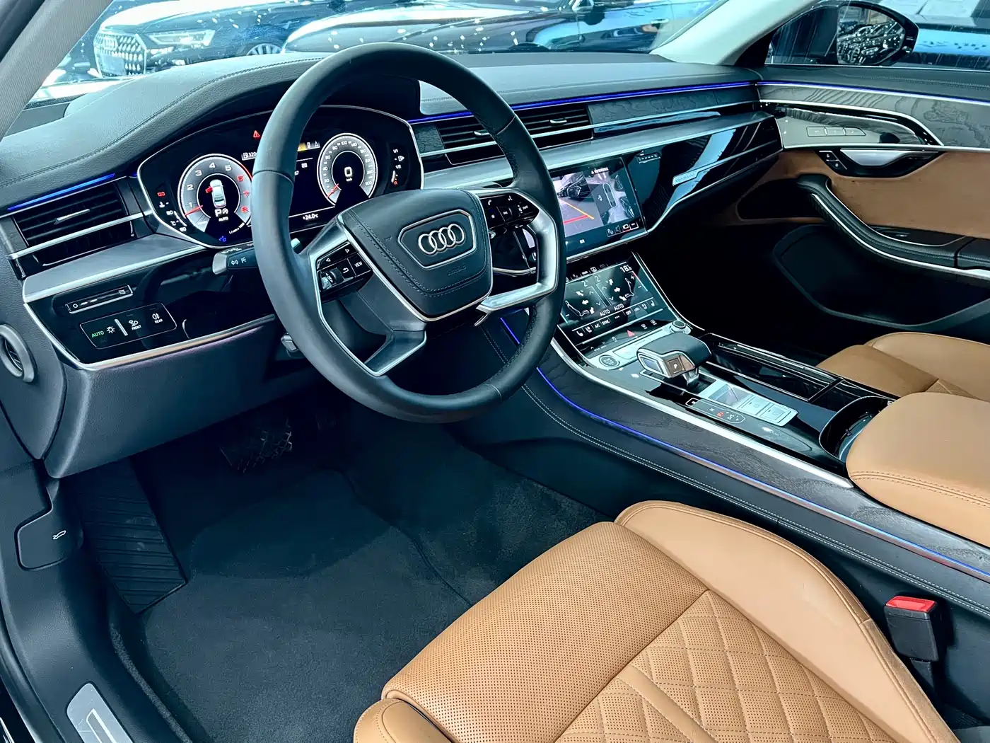 AUDI A8