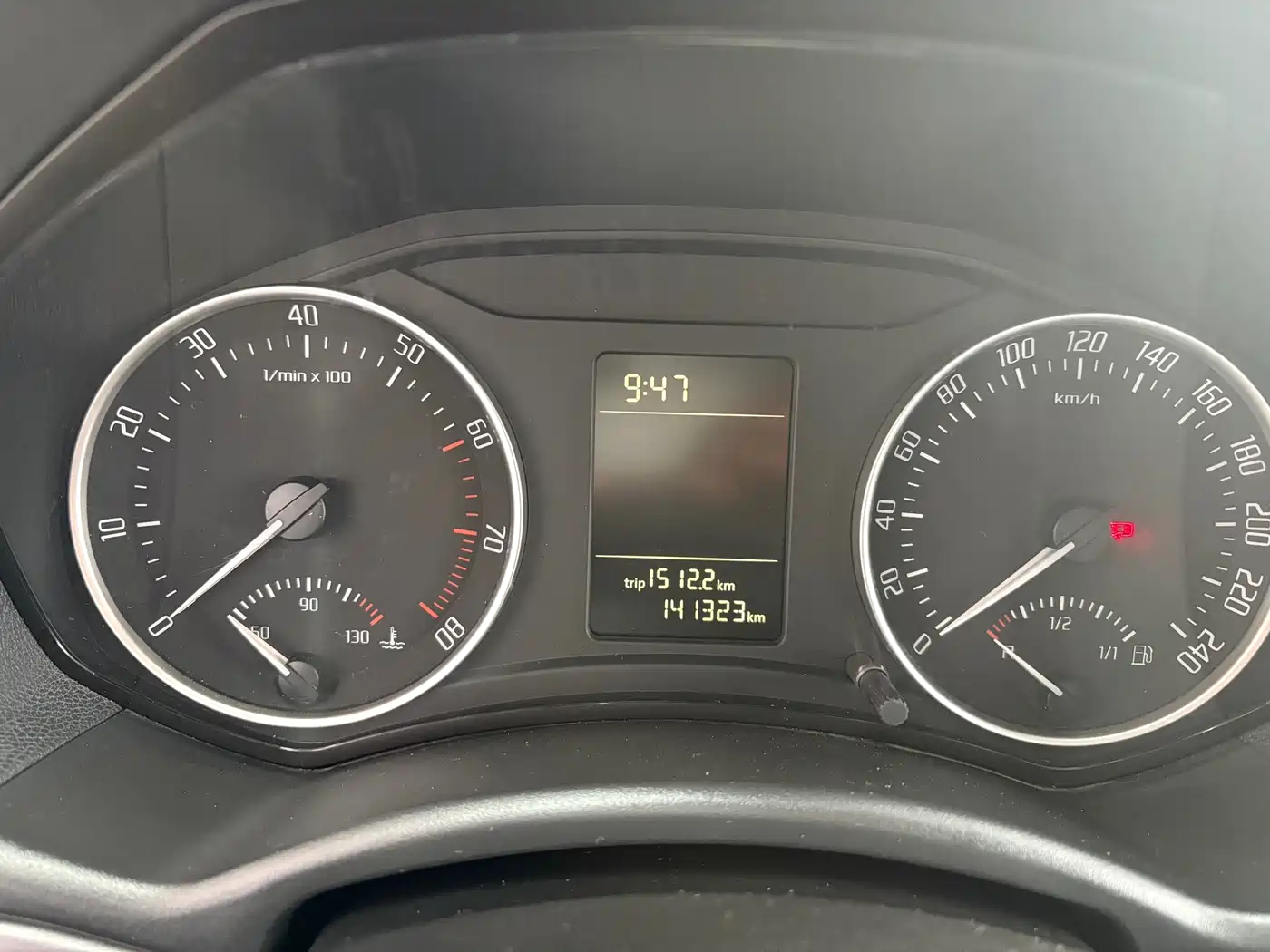 Škoda Octavia 2010 1.6L Auto Comfort фото 10