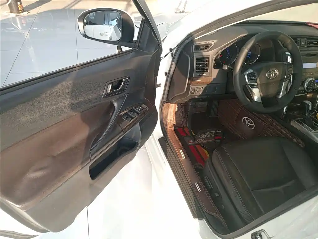 Toyota Reiz 2013 2.5V Elite Edition фото 16
