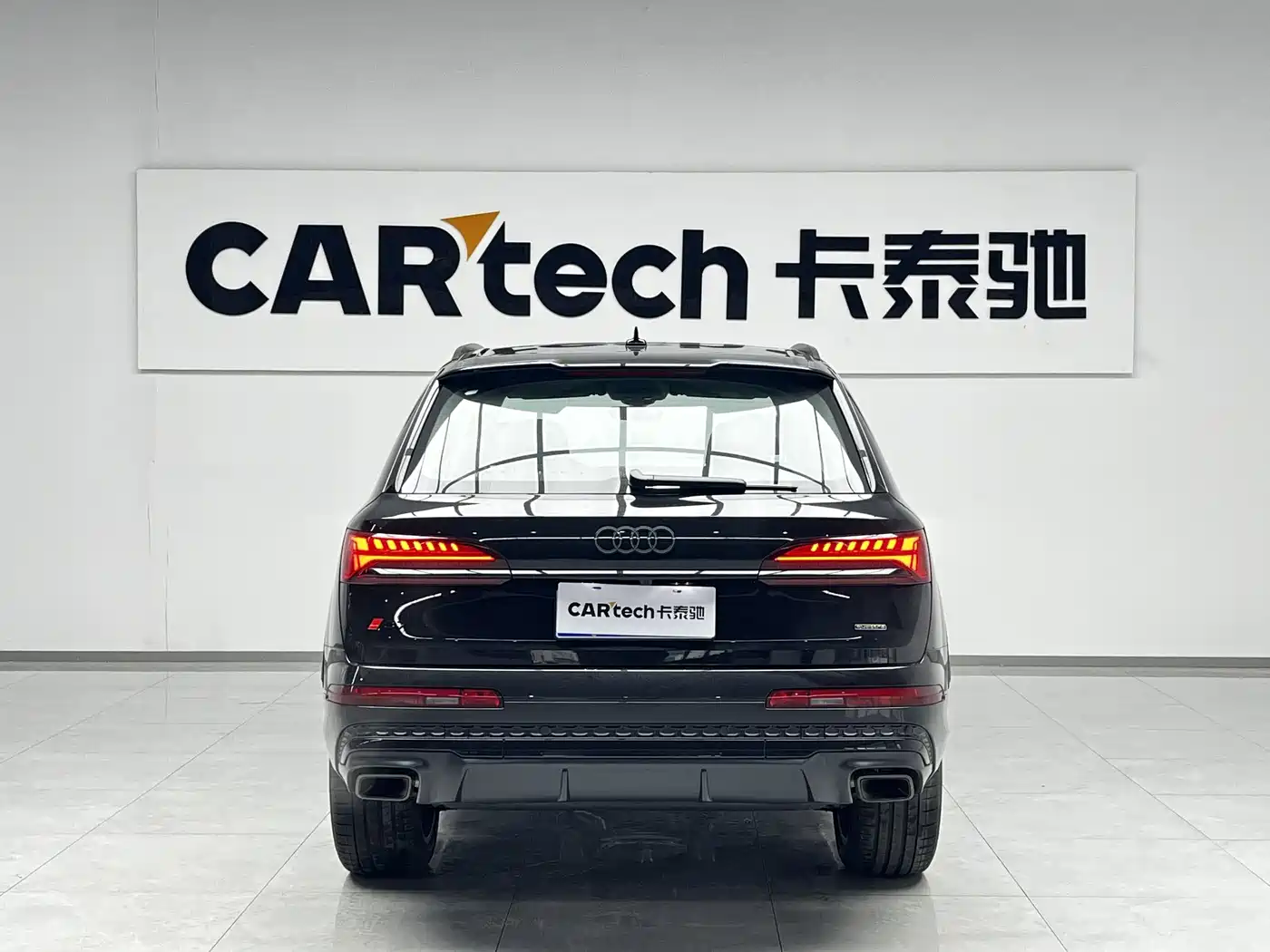 Audi Q7 2025 45 TFSI quattro S line Black Warrior фото 4