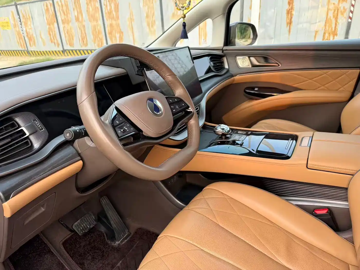 Denza D9 2023 2022 DM-i 970 AWD Flagship
