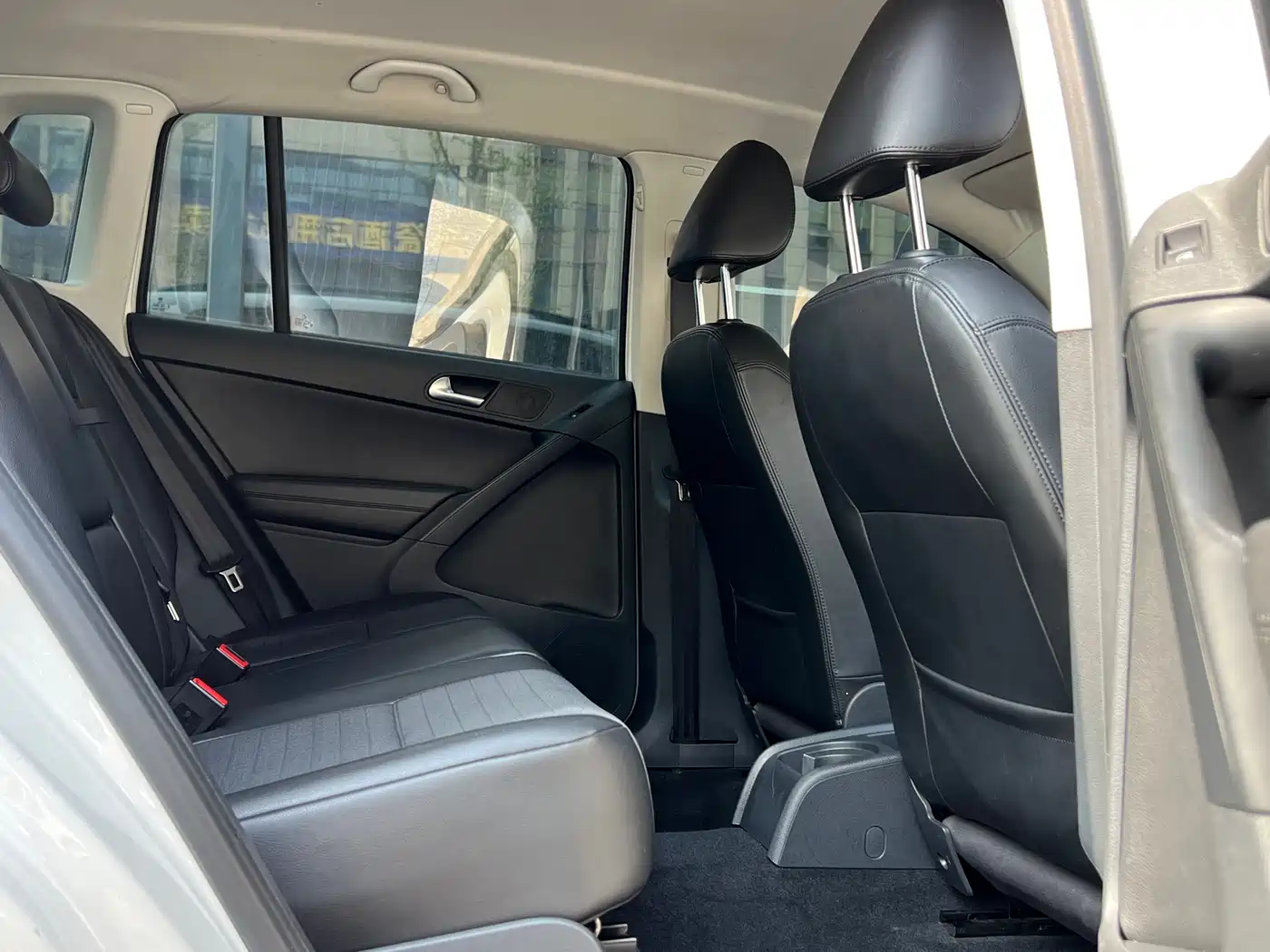 Volkswagen Tiguan 2015 1.8TSI Automatic 2WD Trendline фото 11