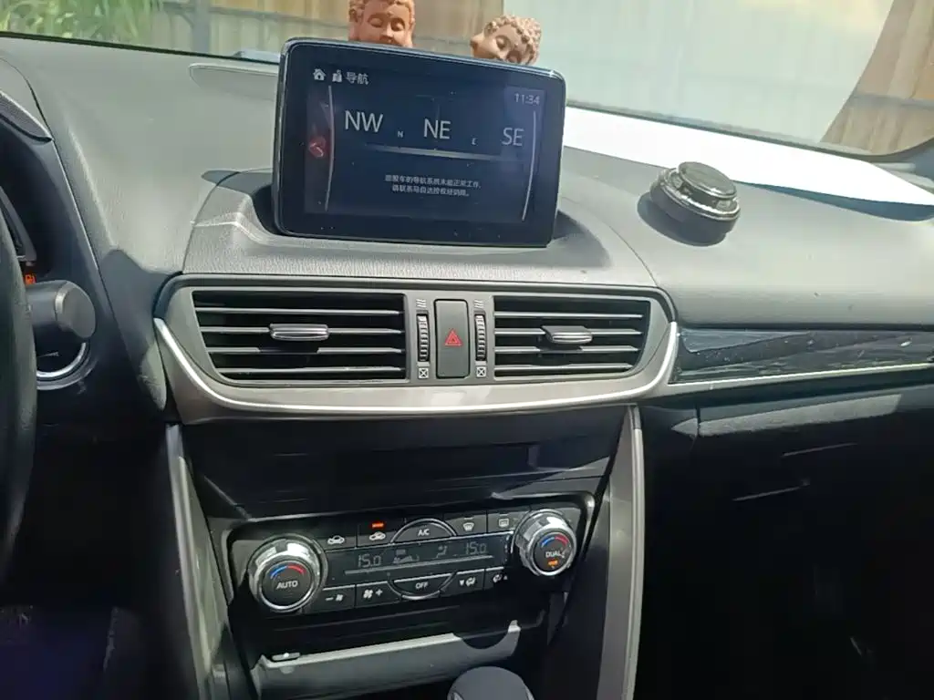 Photo 13 - Mazda CX-4