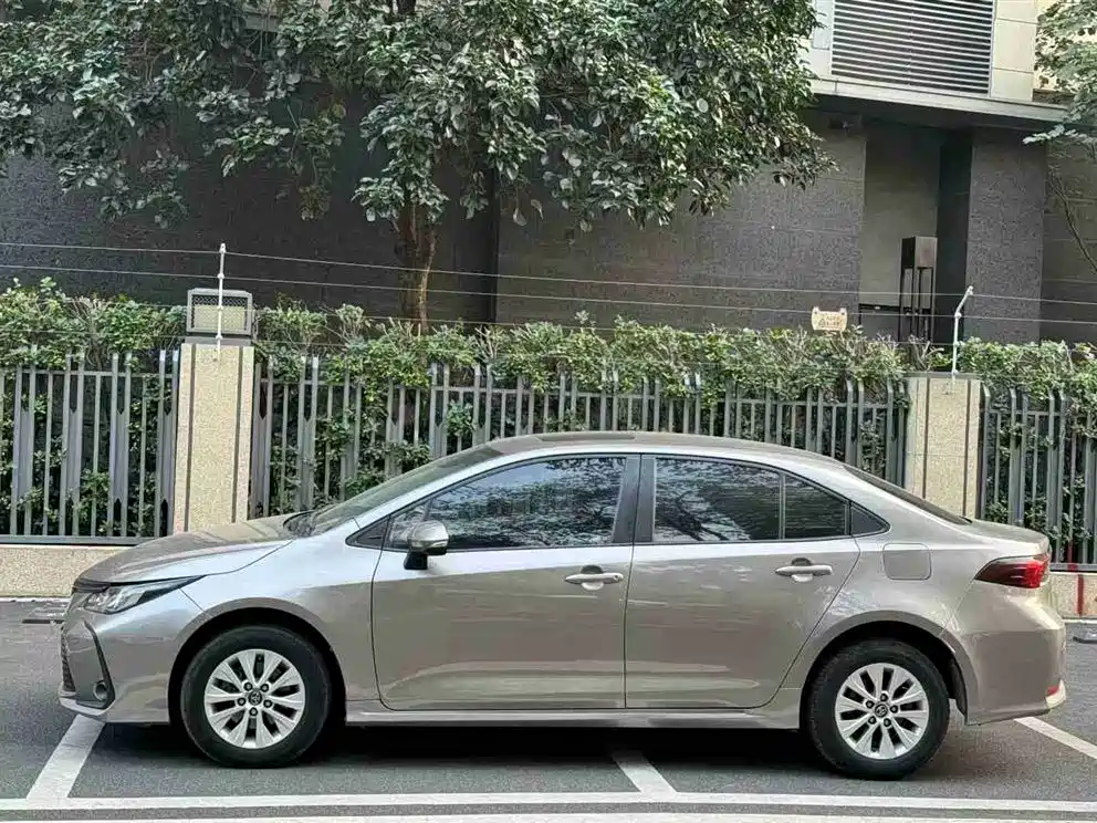 Toyota Corolla 2019 1.2T S-CVT GL-i Elite Edition фото 3