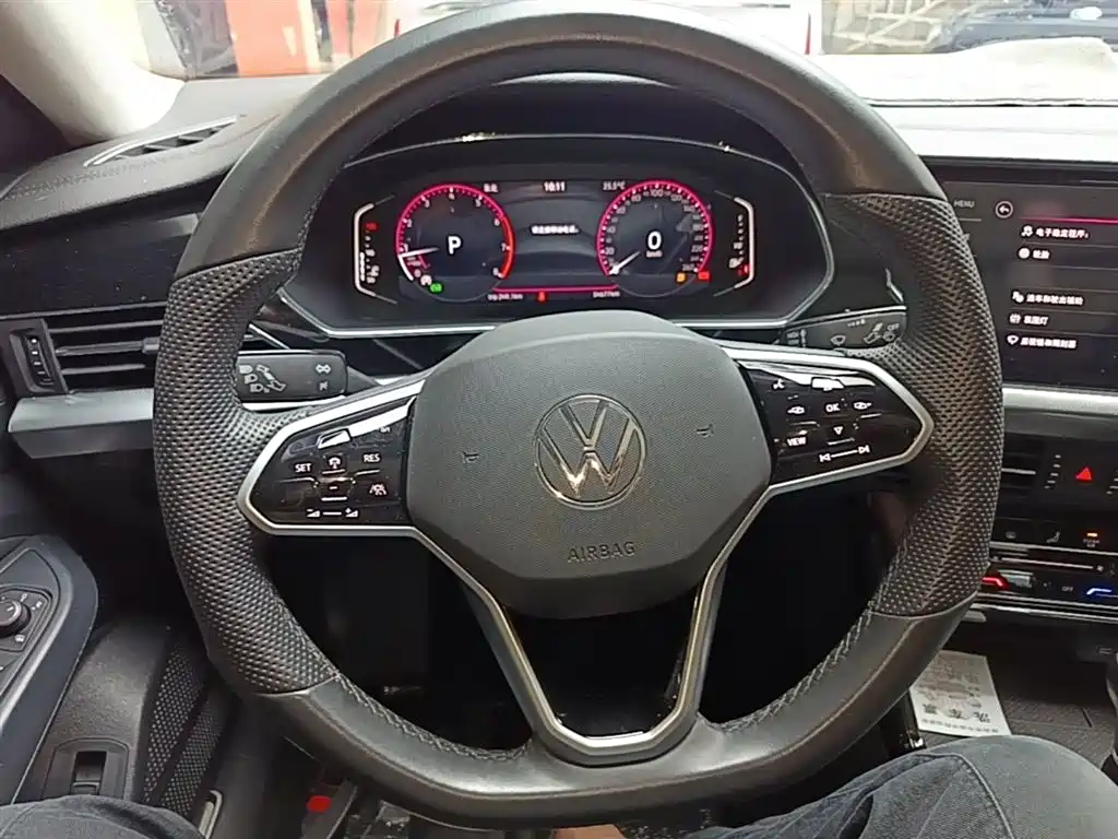 Volkswagen Passat 2024 380TSI Luxury фото 11
