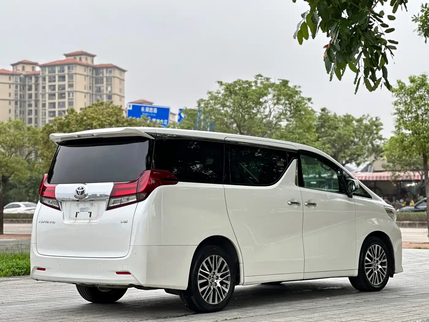 Toyota Alphard 2015 3.5L Luxury Edition фото 11