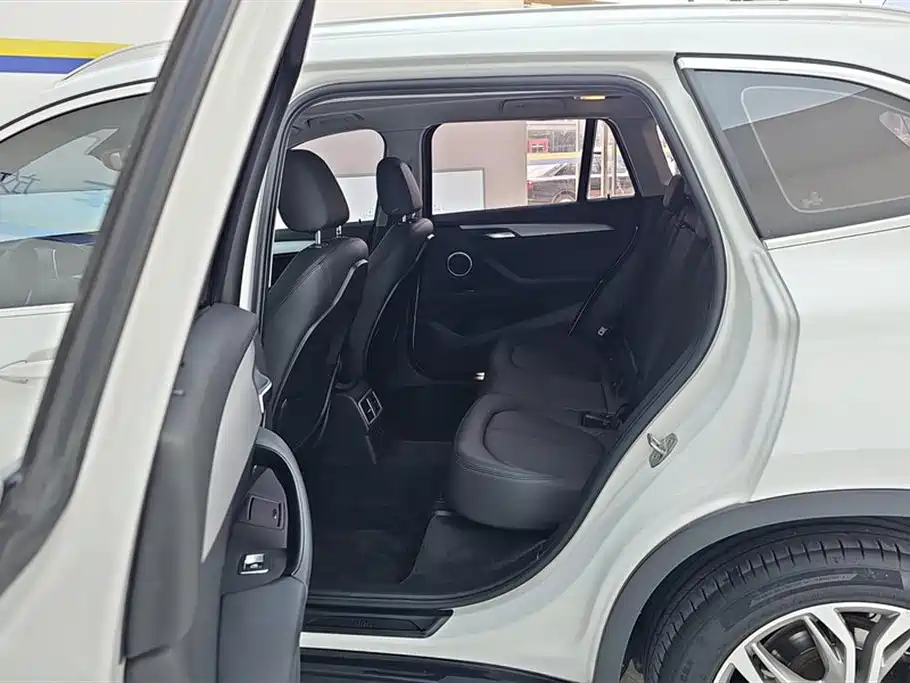 BMW X1 2019 sDrive20Li Leading Model фото 11