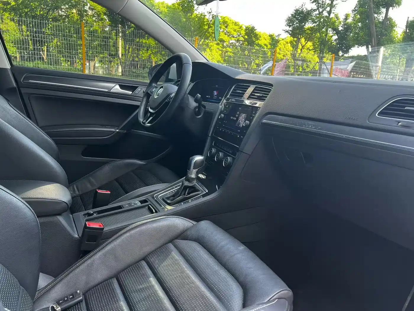 Volkswagen Golf New Energy(Imported) 2018 e-Golf фото 7