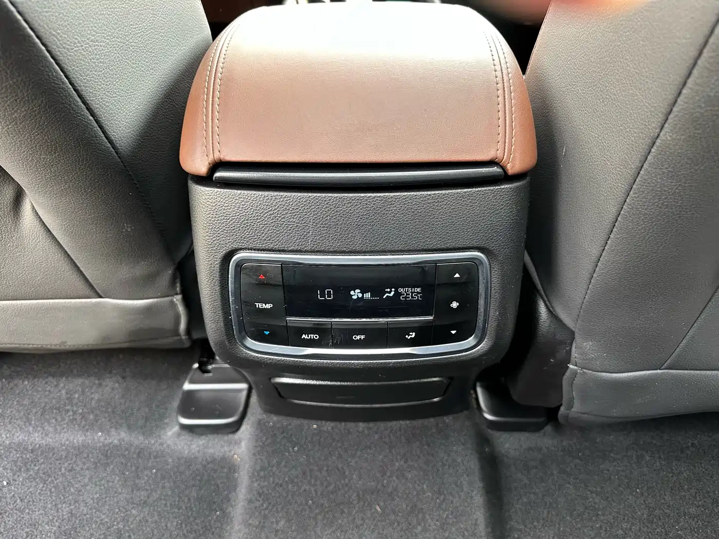 GAC Trumpchi Trumpchi GS8 2017 320T 2WD Luxury Smart Connect (7-seater) фото 19