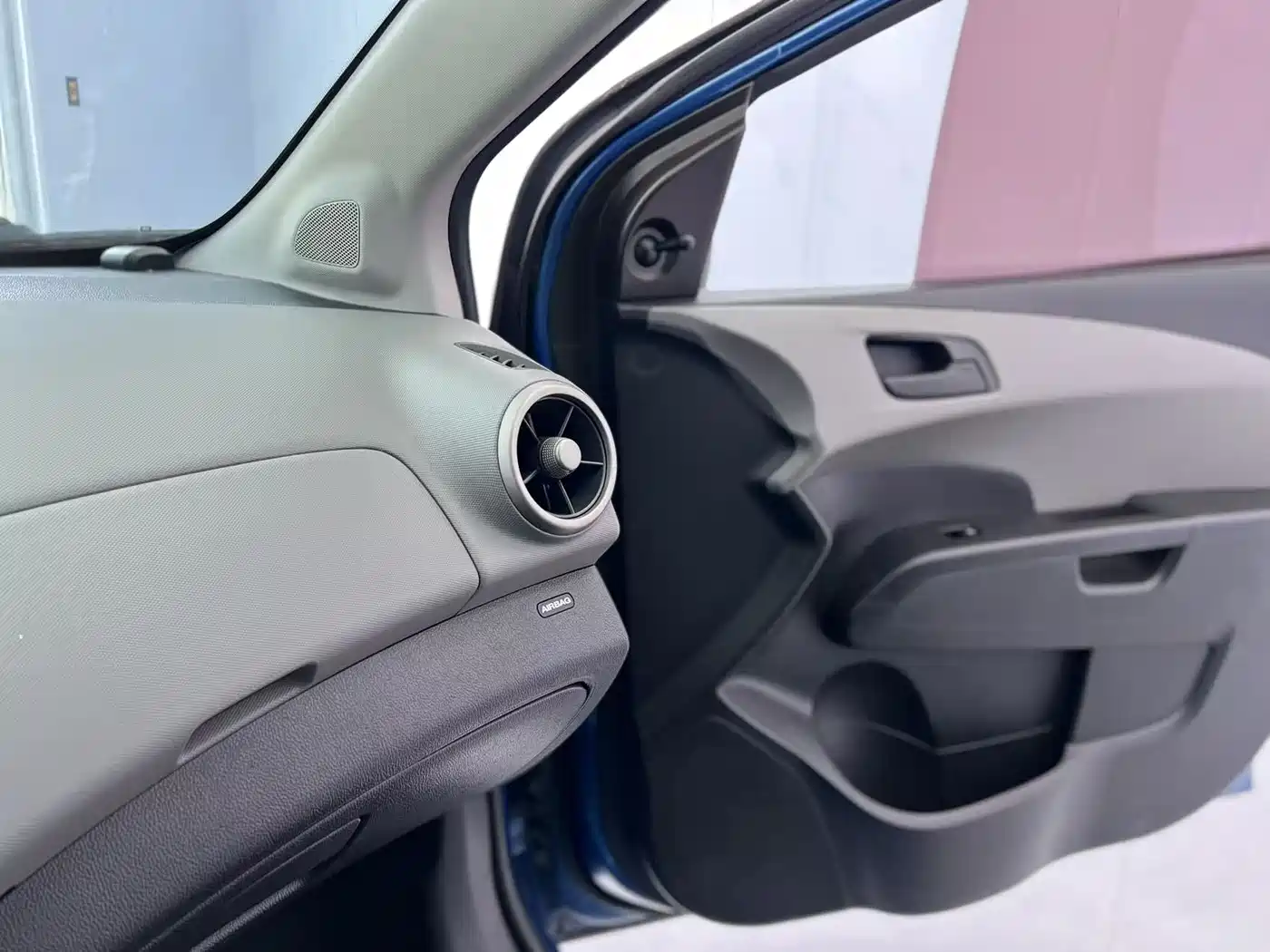 Chevrolet Aveo 2014 Sedan 1.4SL AT Fashion Edition фото 16