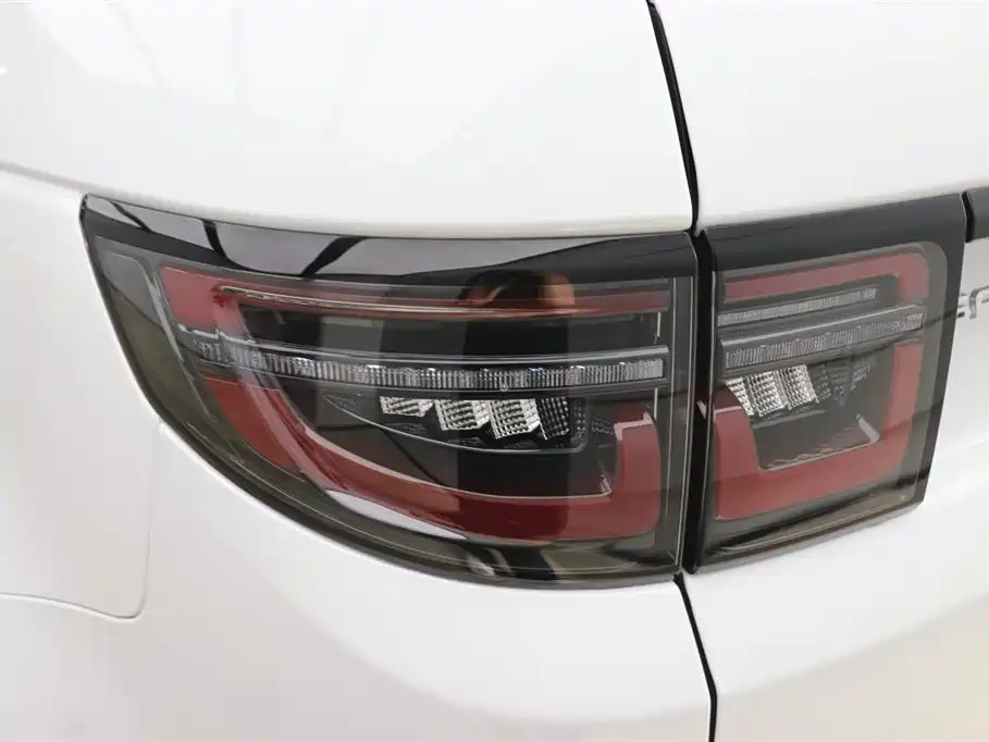 Land Rover Discovery Sport 2025 249PS Performance Tech Edition фото 30
