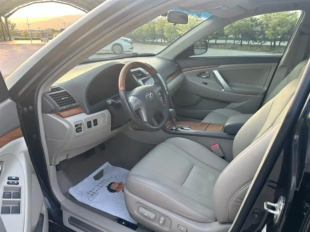Toyota Camry 2011 200G Classic Anniversary Edition фото 2
