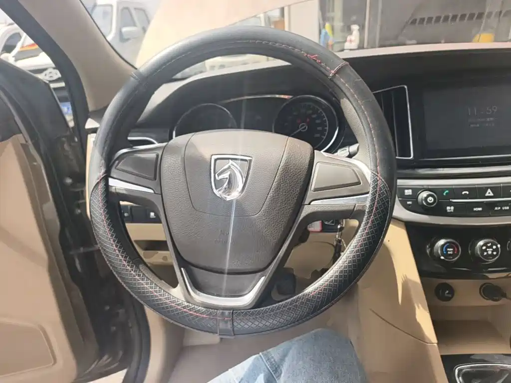 Photo 11 - Baojun 730
