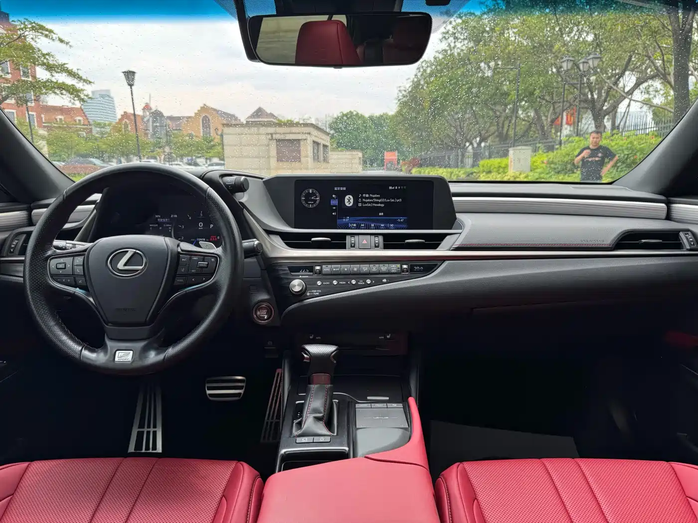 Фото 11 - Lexus ES