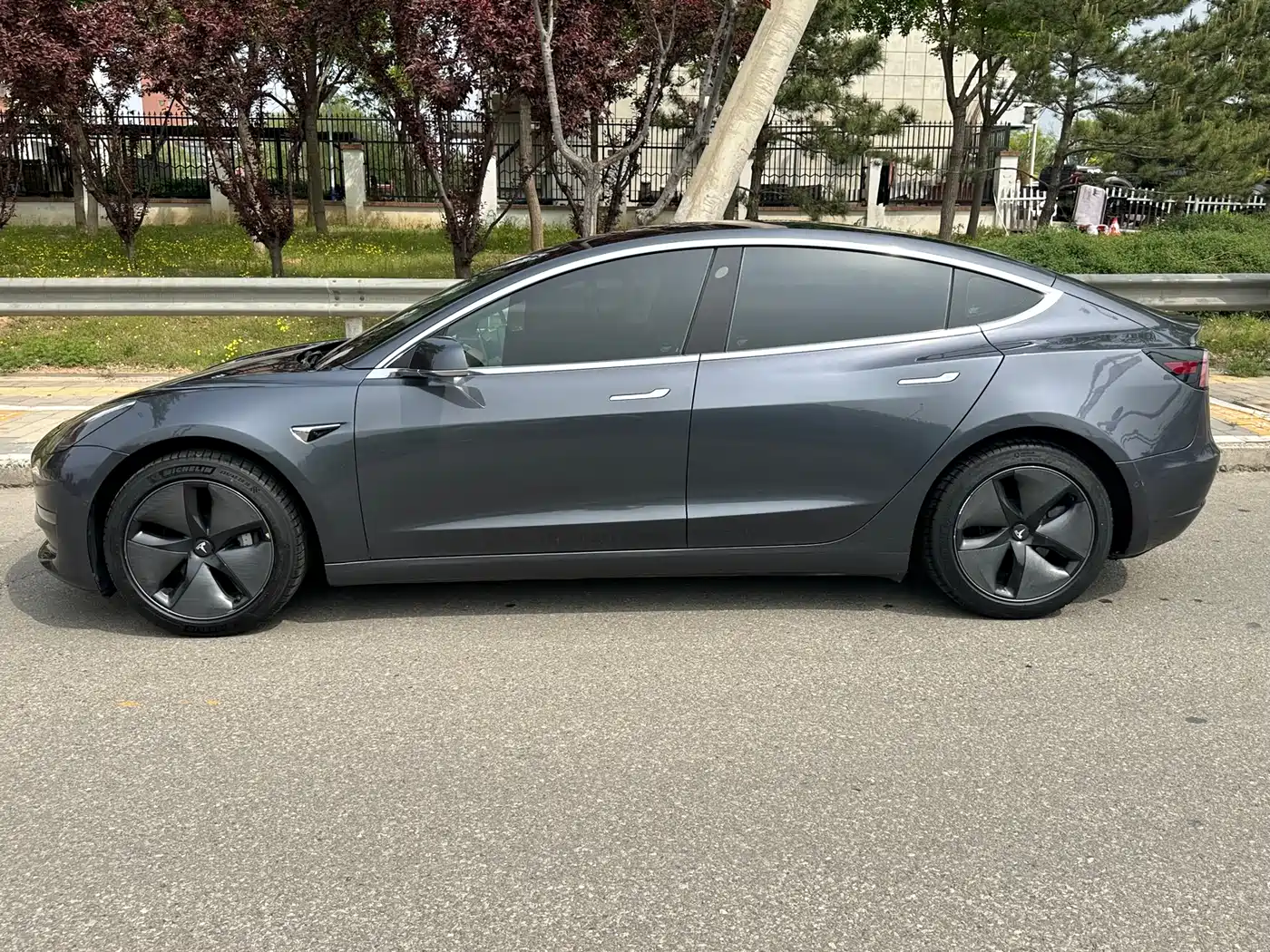 TESLA MODEL 3 (IMPORTED)