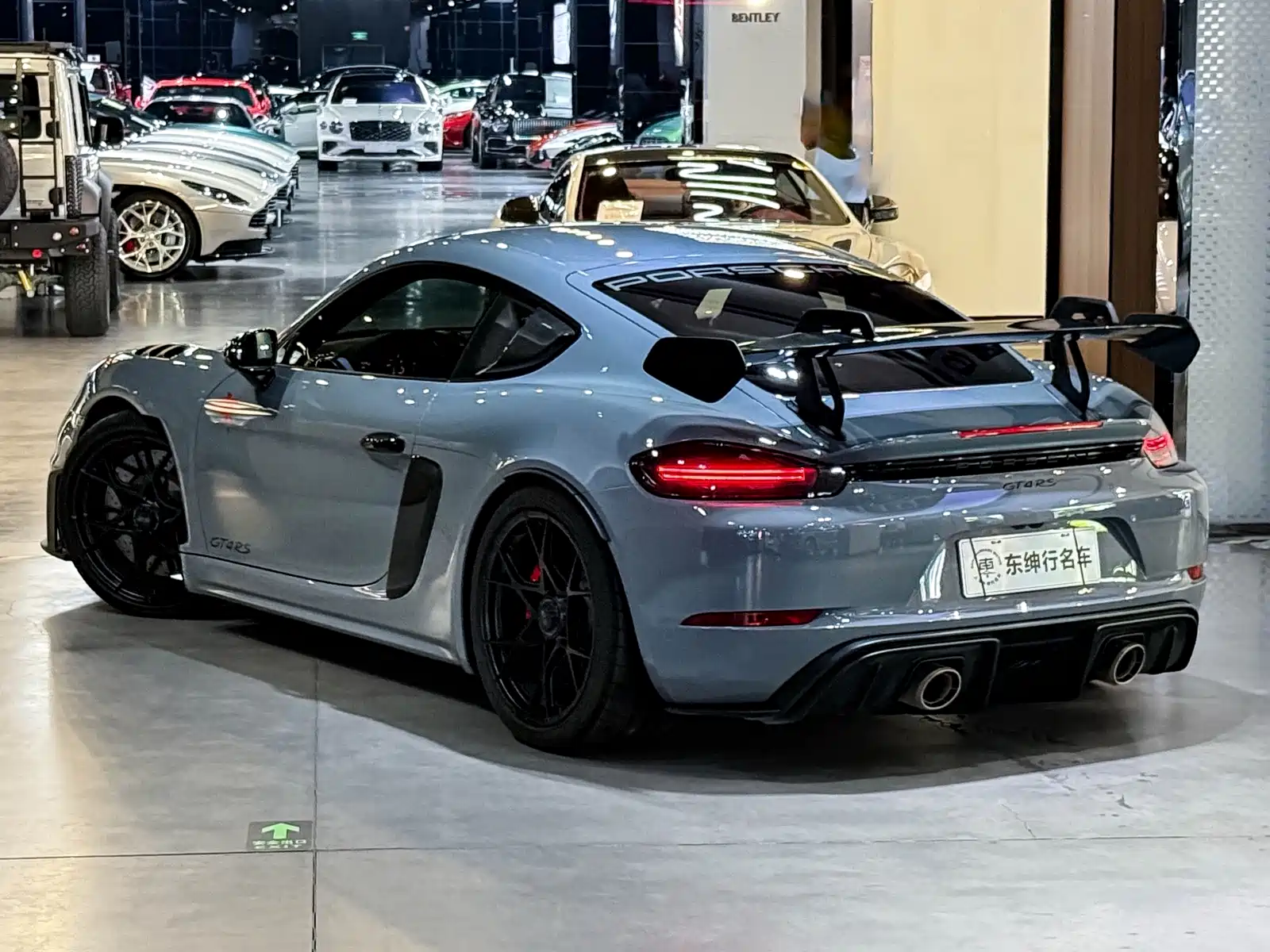 Photo 4 - Porsche 718