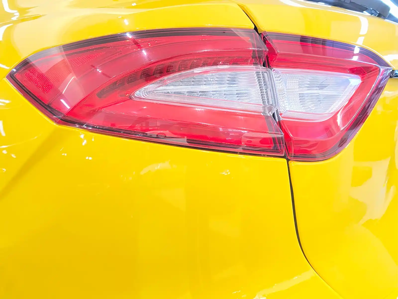 صورة 21 - Maserati Levante