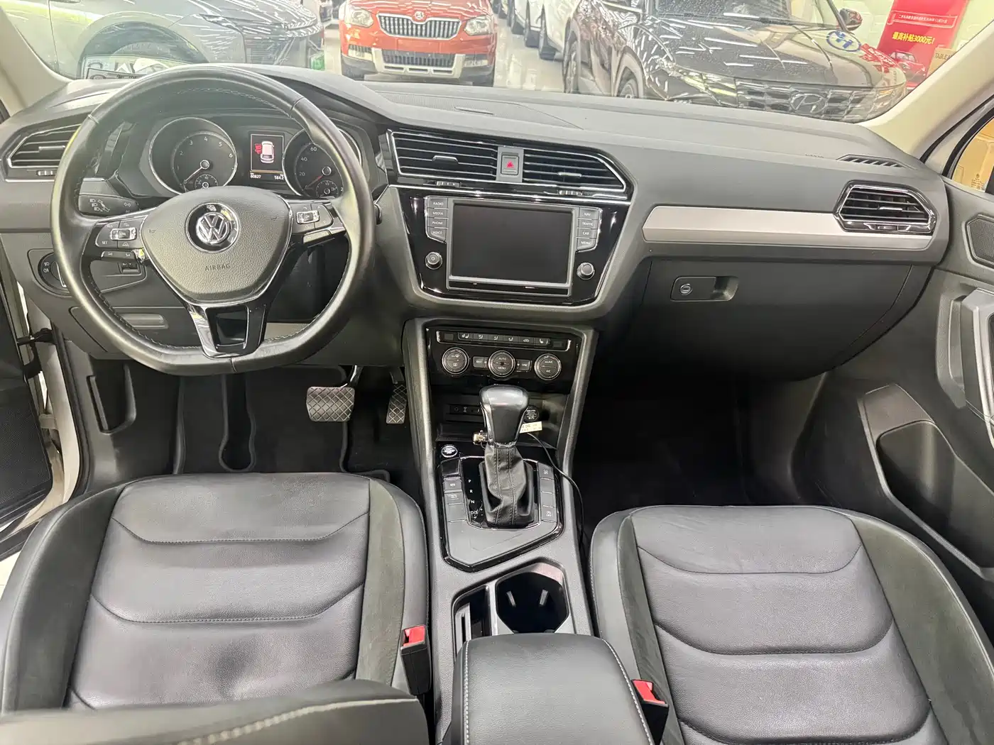 Volkswagen Tiguan L 2018 330TSI Automatic 2WD Luxury Edition фото 9