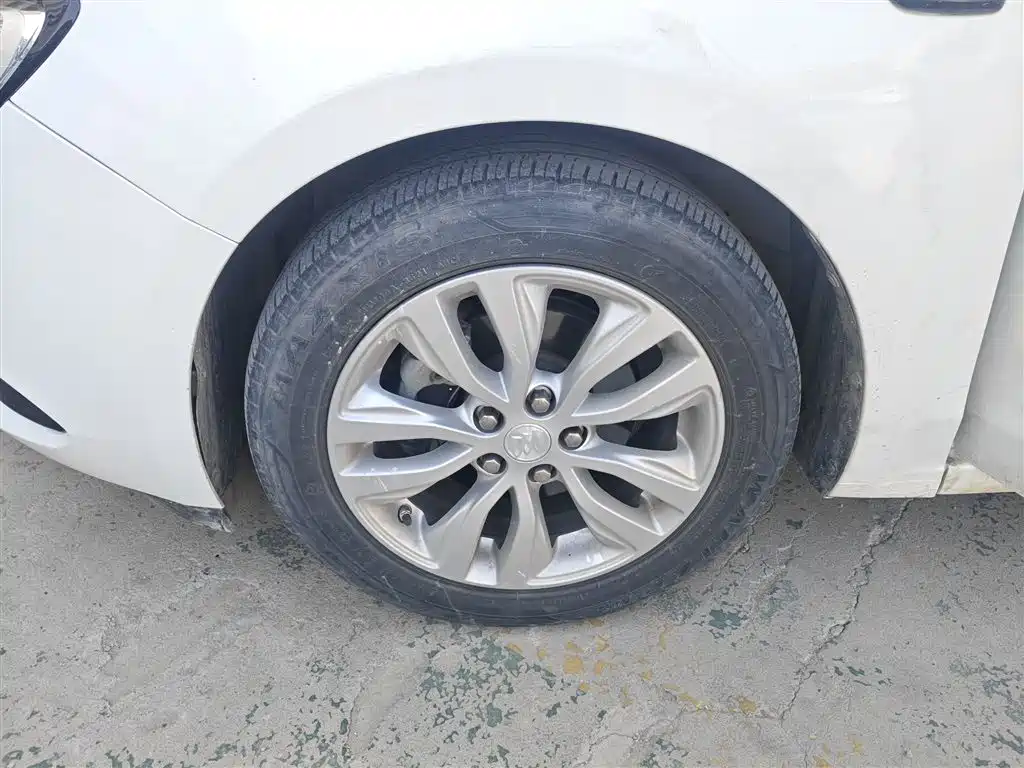 Фото 25 - Buick Excelle