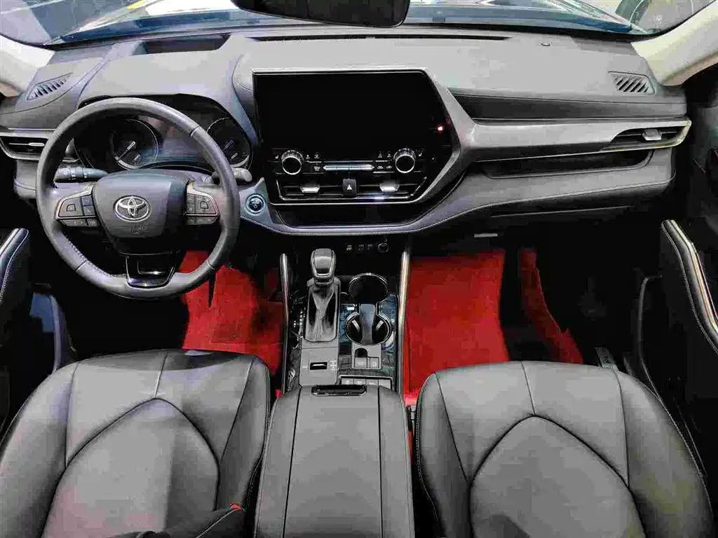 Photo 8 - Toyota Highlander