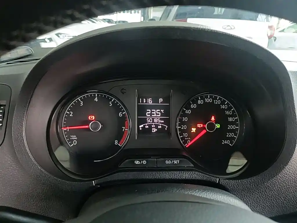 Volkswagen Polo 2018 1.5L Auto Safe Drive фото 12