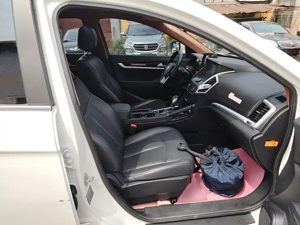 Dongfeng Aeolus Dongfeng Fengshen AX7 2016 2015 2.3L Automatic Premium