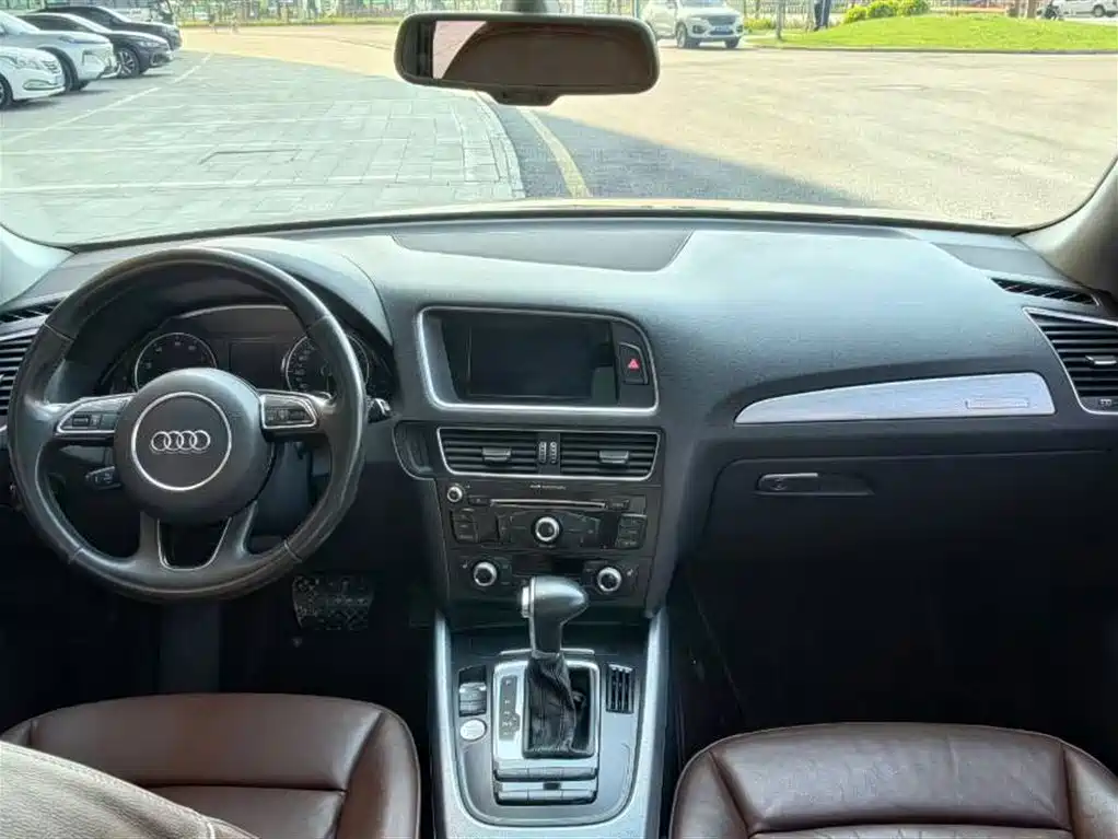 AUDI Q5