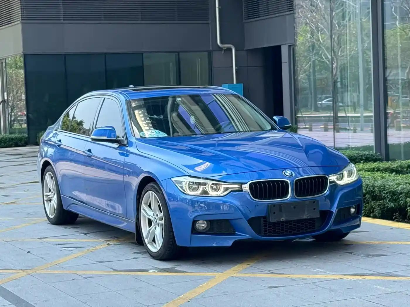 BMW 3 Series 2018 320Li Leading M Sport Package фото 3