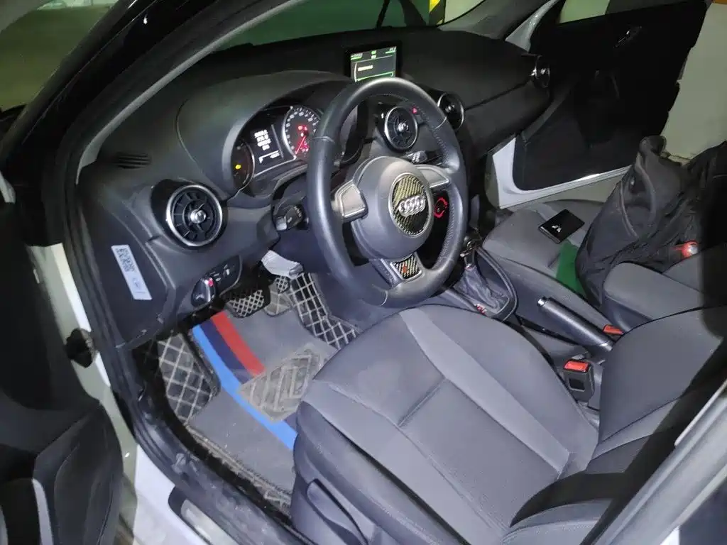 Audi A1 2016 2016 30 TFSI Sportback Design Style Edition