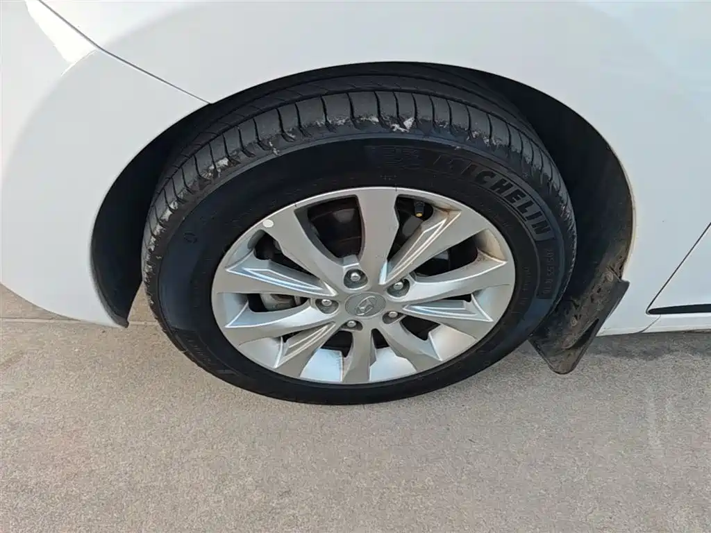 Hyundai Langdong 2016 1.6L Automatic Smart Edition фото 23