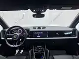 Photo 9 - Porsche Cayenne