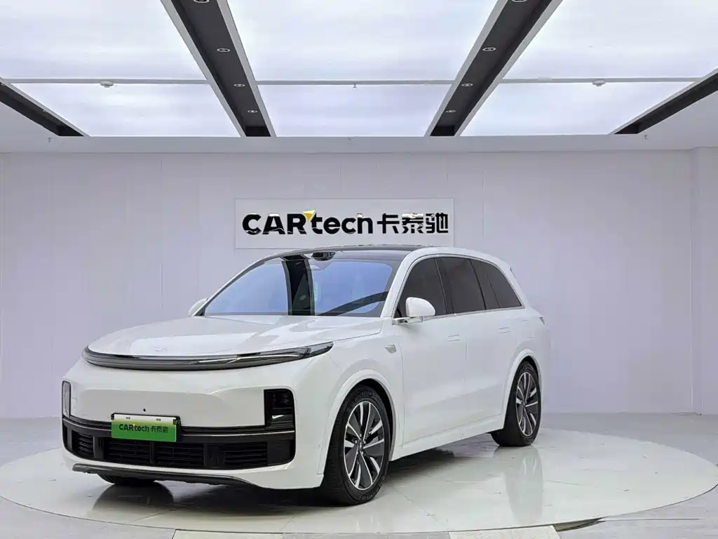 Li Auto L8 2025