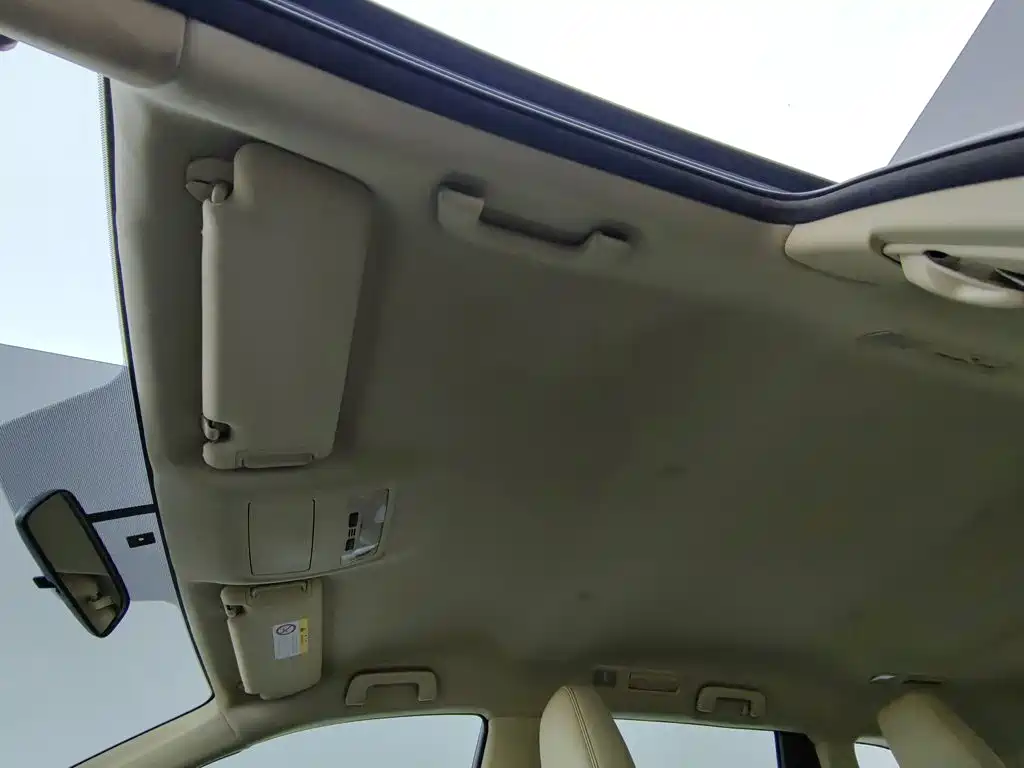 Фото 14 - Toyota Highlander